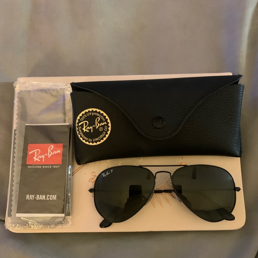 Ray-Ban Polarized Black Aviators Women’s 55 Millimeters